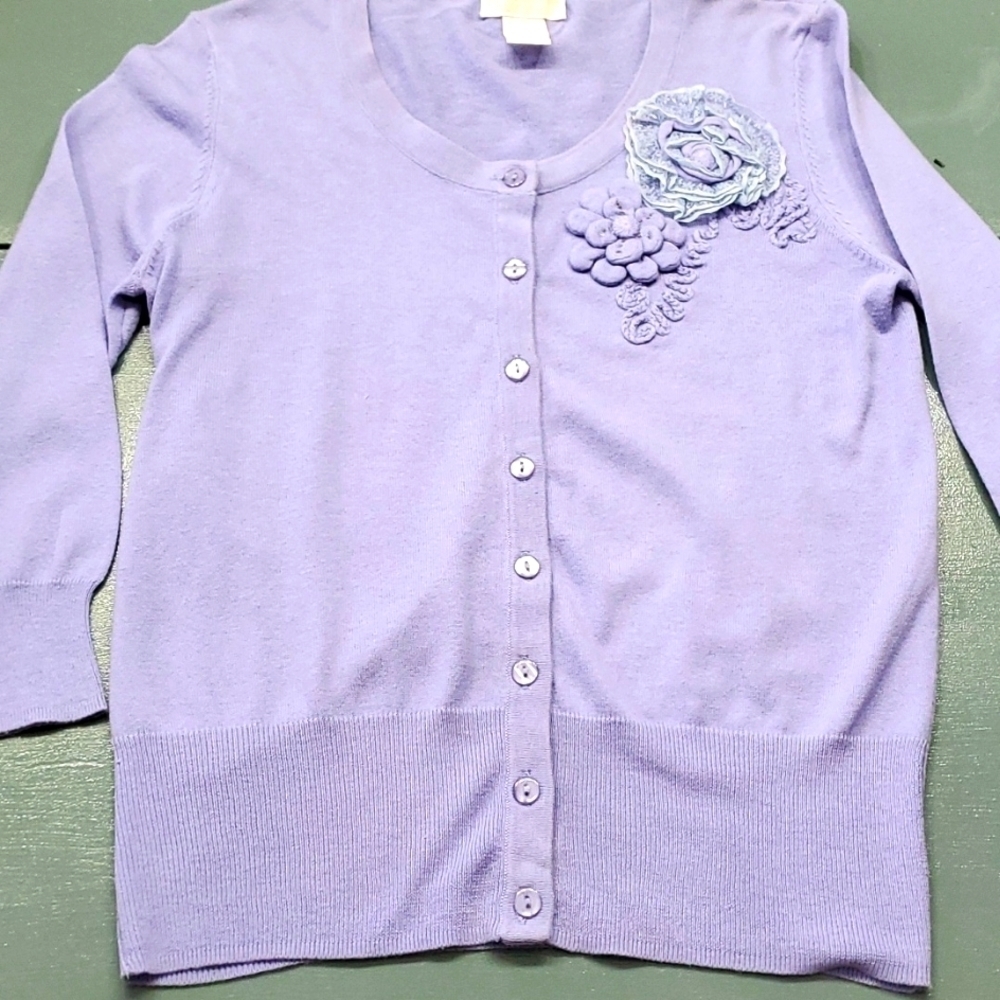 CHRISTINE LIGHTWEIGHT SWEATER. Size small. Cardigan with flower.‎ Vintage. Y2K